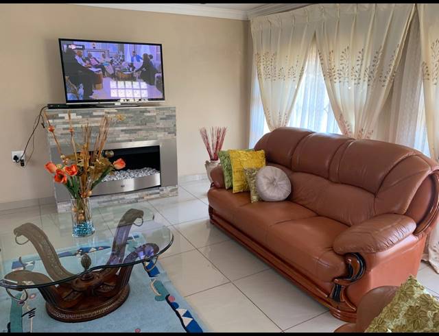 3 BEDROOM HOUSE FOR SALE IN MEYERTON PARK